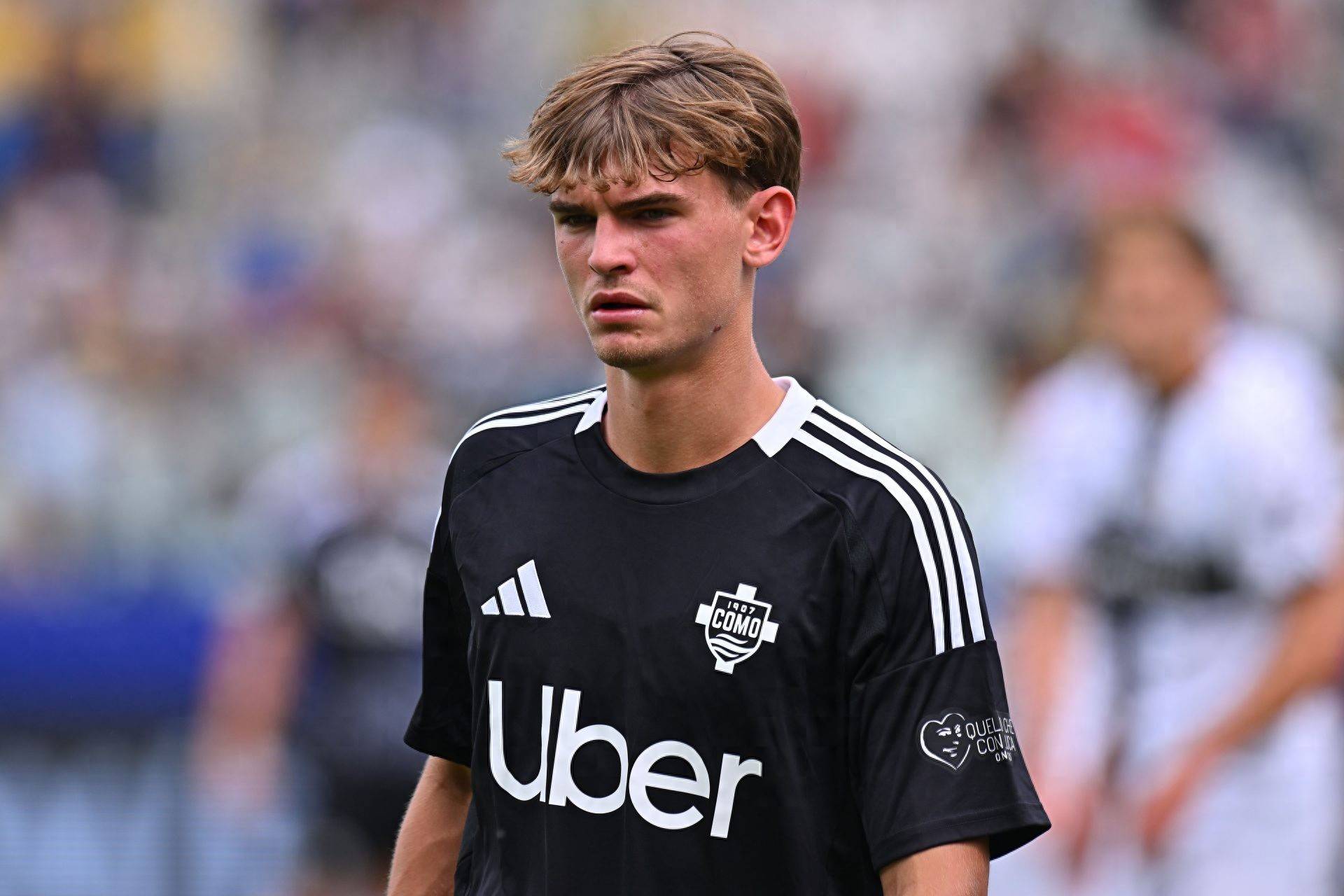 人们纷纷质 人们纷纷质